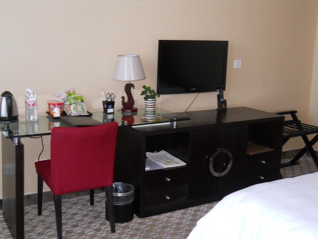 Linyi  Yijing Holiday Hotel Yimeng Road מראה חיצוני תמונה