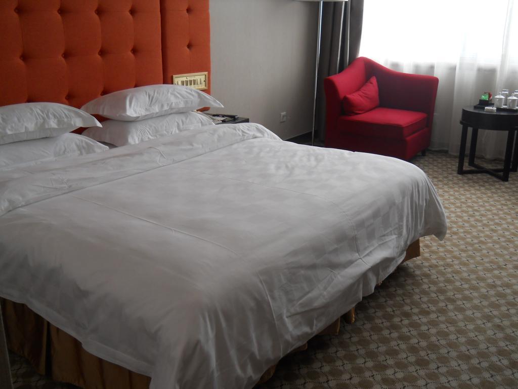 Linyi  Yijing Holiday Hotel Yimeng Road חדר תמונה
