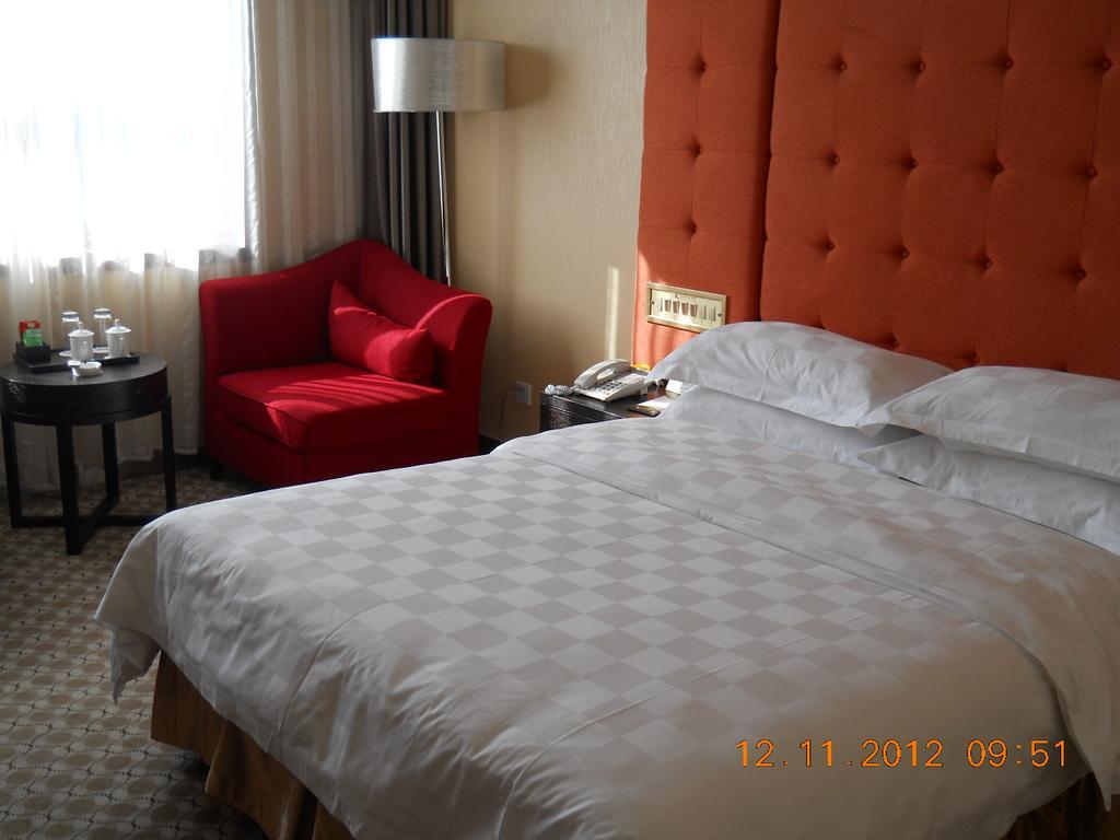 Linyi  Yijing Holiday Hotel Yimeng Road חדר תמונה