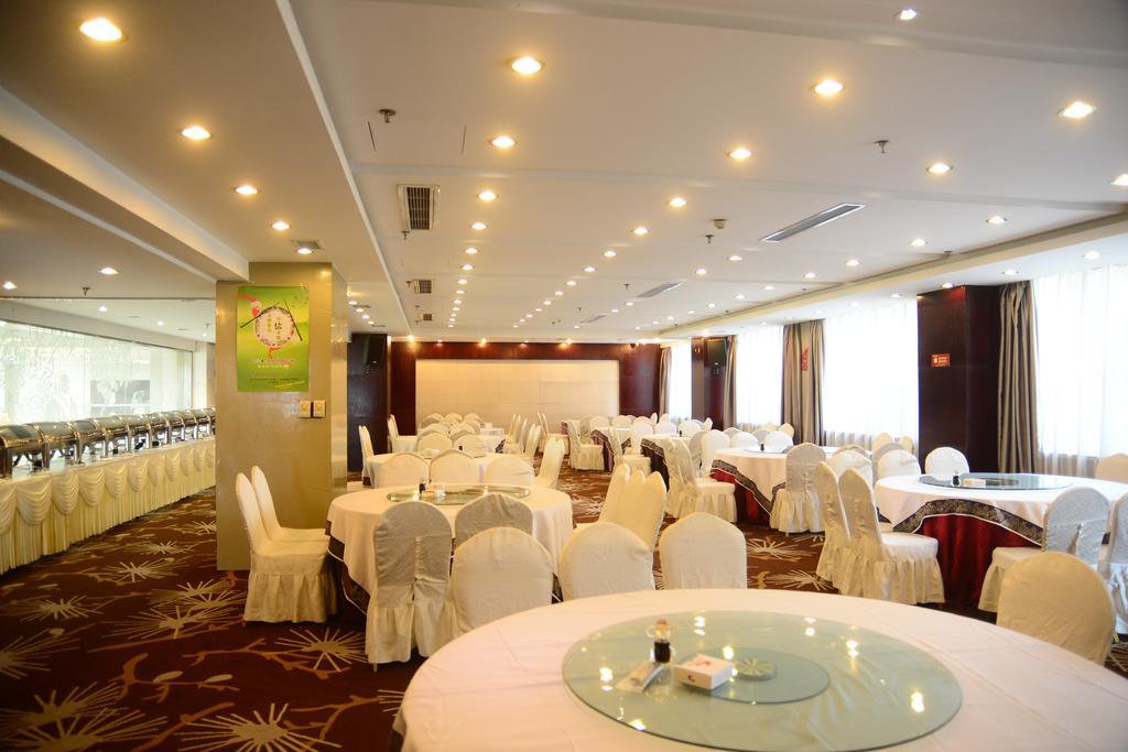 Linyi  Yijing Holiday Hotel Yimeng Road מראה חיצוני תמונה