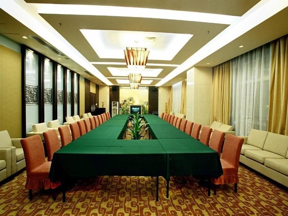 Linyi  Yijing Holiday Hotel Yimeng Road מראה חיצוני תמונה
