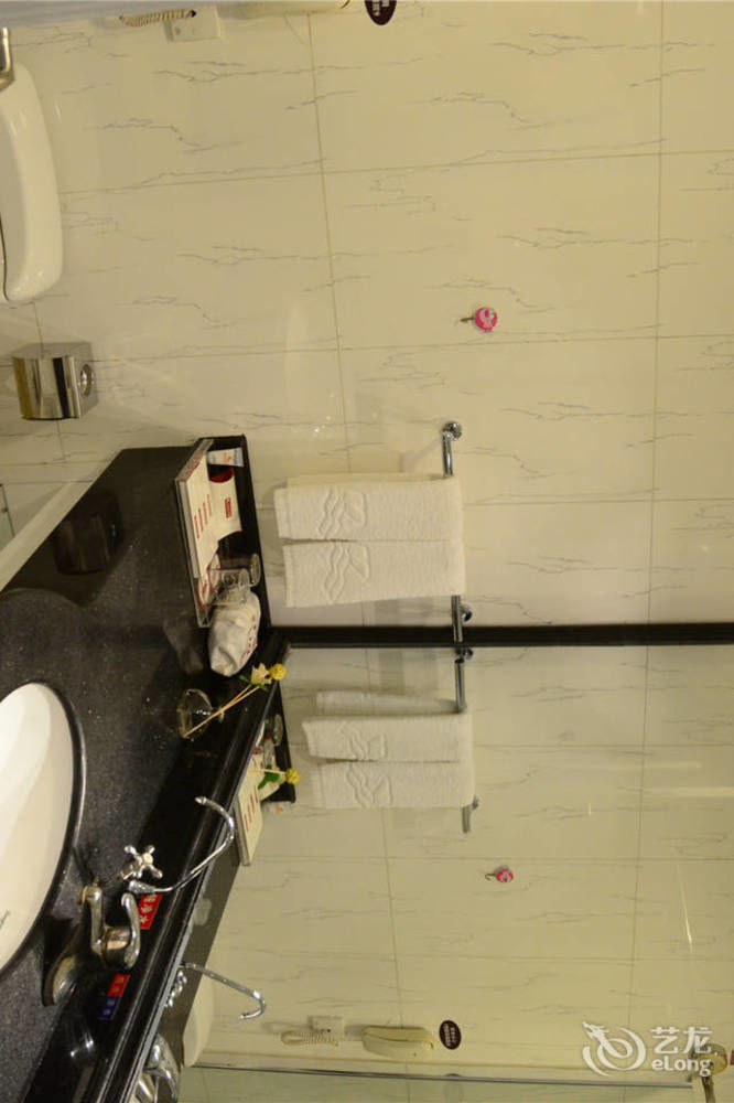Linyi  Yijing Holiday Hotel Yimeng Road מראה חיצוני תמונה