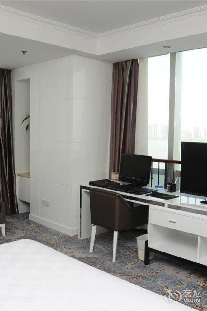 Linyi  Yijing Holiday Hotel Yimeng Road מראה חיצוני תמונה
