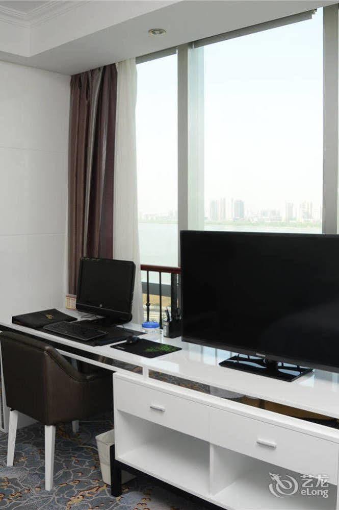 Linyi  Yijing Holiday Hotel Yimeng Road מראה חיצוני תמונה