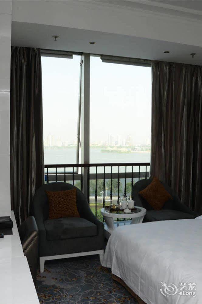 Linyi  Yijing Holiday Hotel Yimeng Road מראה חיצוני תמונה